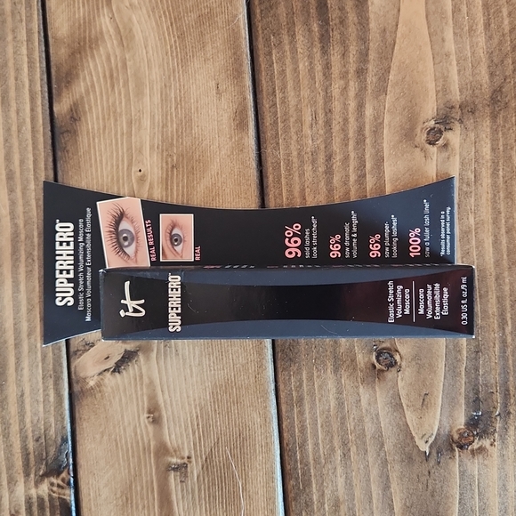 it Cosmetics Superhero mascara - Picture 1 of 5